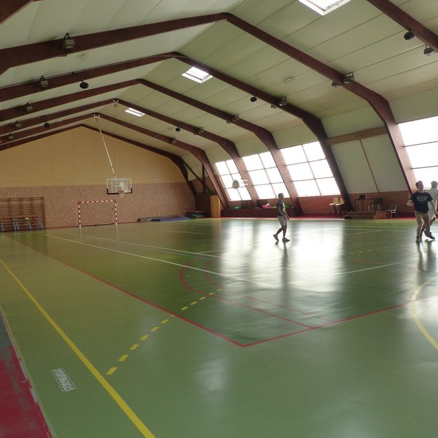 Gymnase (salle de basket) 